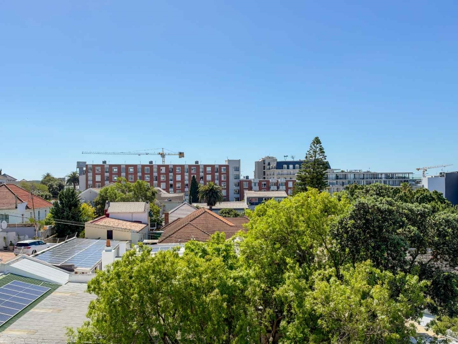 To Let 2 Bedroom Property for Rent in Green Point Western Cape